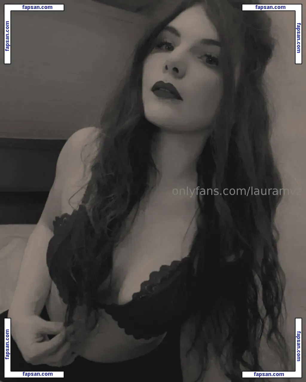 lauradstn nude photo #0015 from OnlyFans