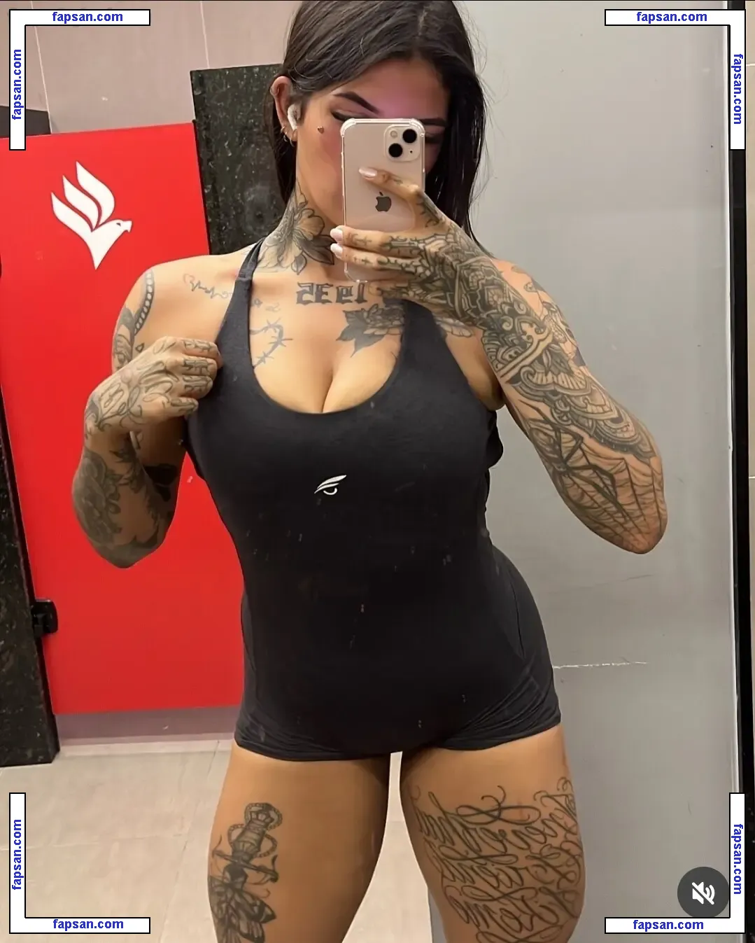 lauralopx nude photo #0028 from OnlyFans