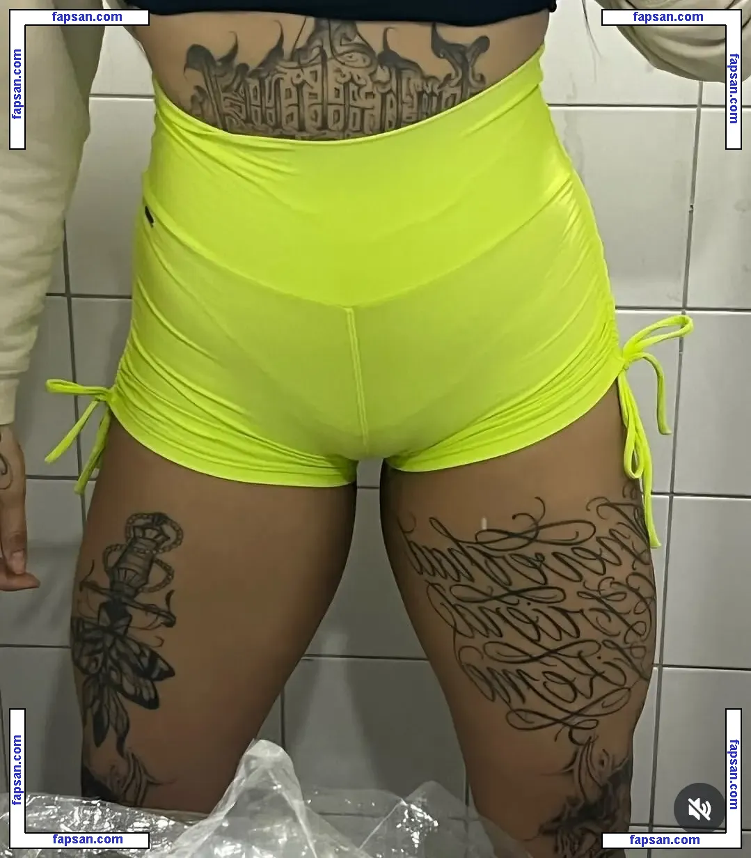 lauralopx nude photo #0035 from OnlyFans