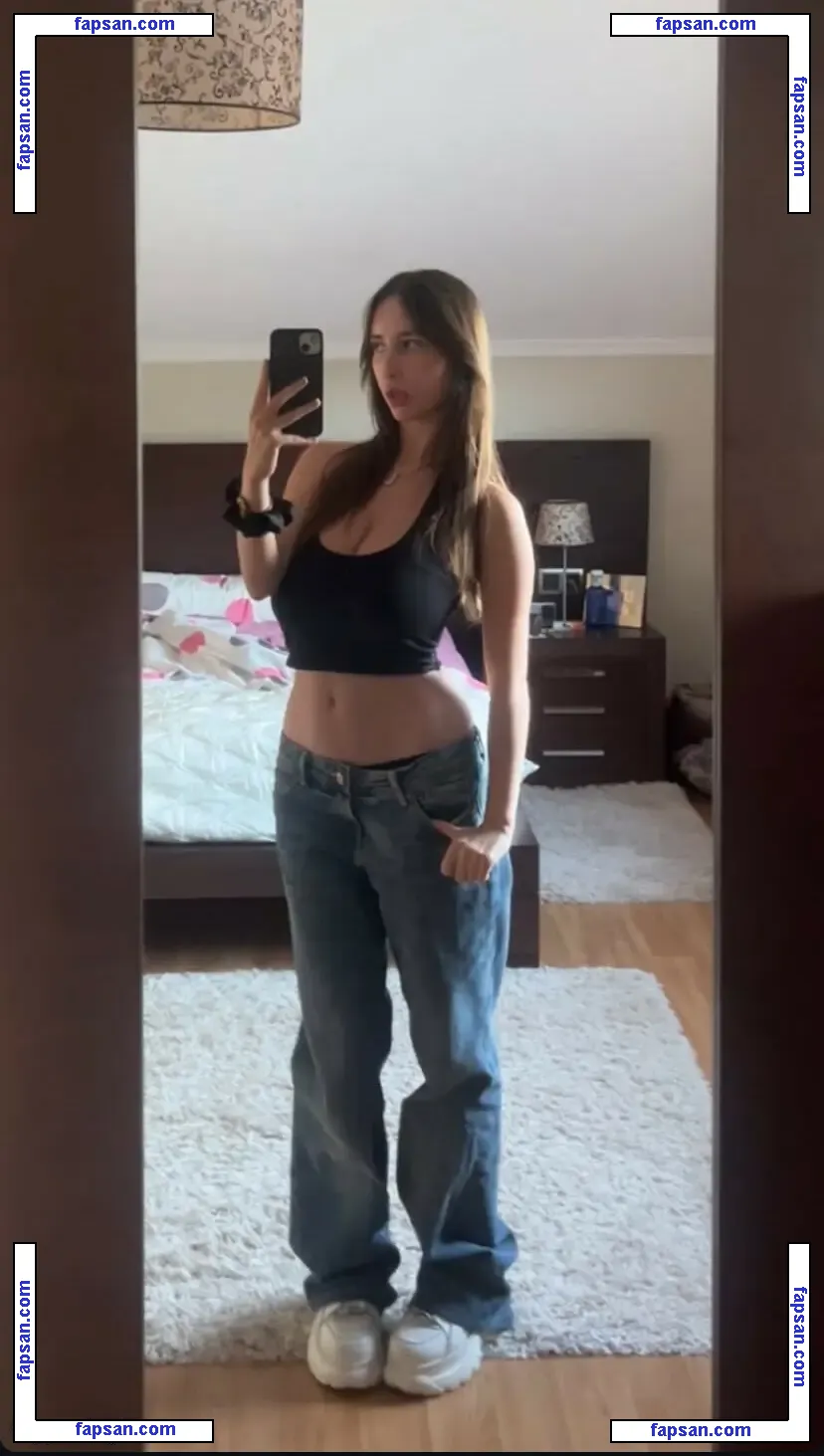 Lauraquindi nude photo #0001 from OnlyFans