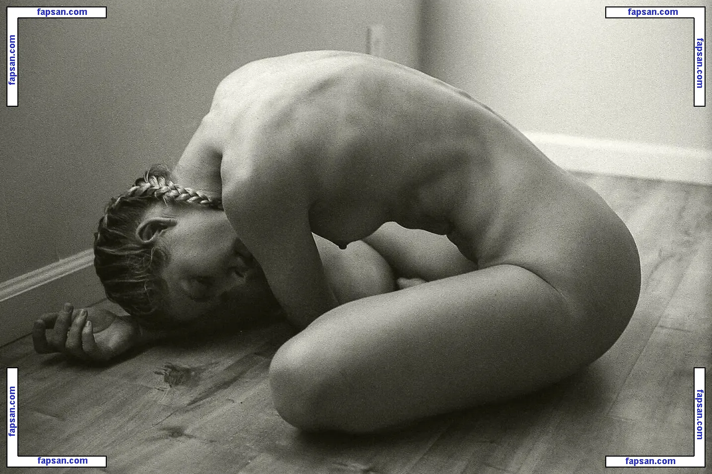 Lauren Bonner голая фото #0197 с Онлифанс