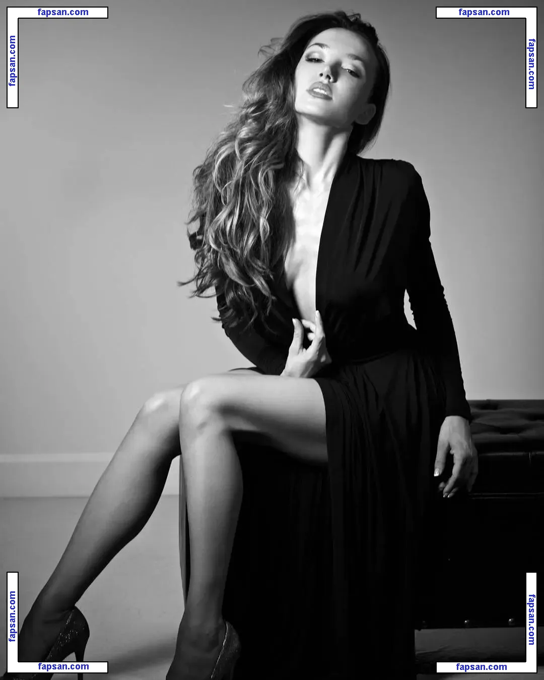 Lauren Hart nude photo #0036 from OnlyFans