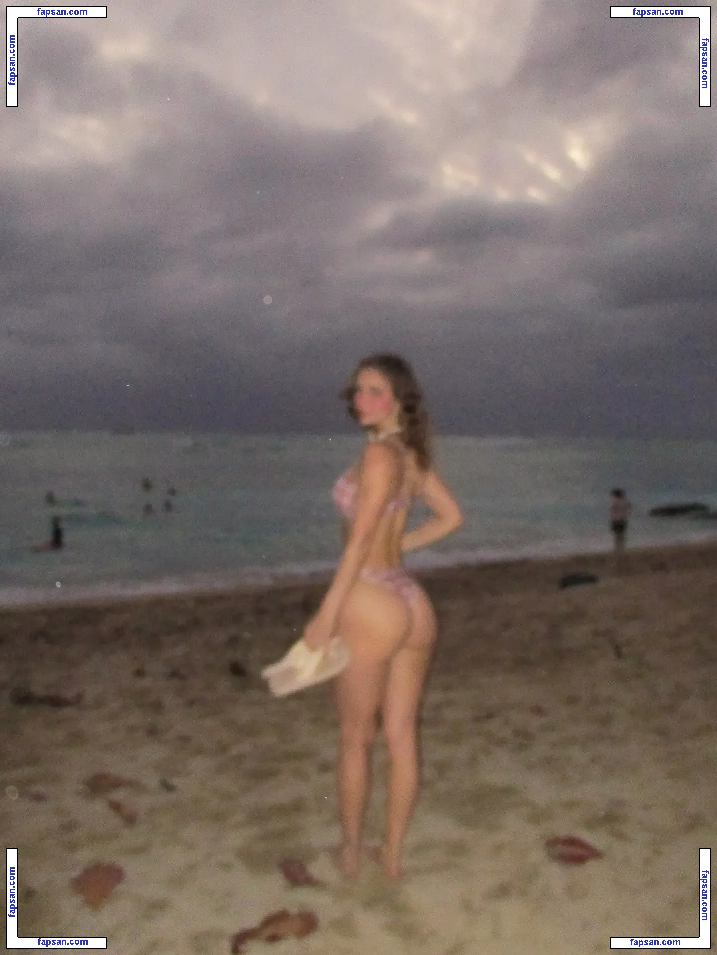 Lauren Johnson голая фото #0032 с Онлифанс