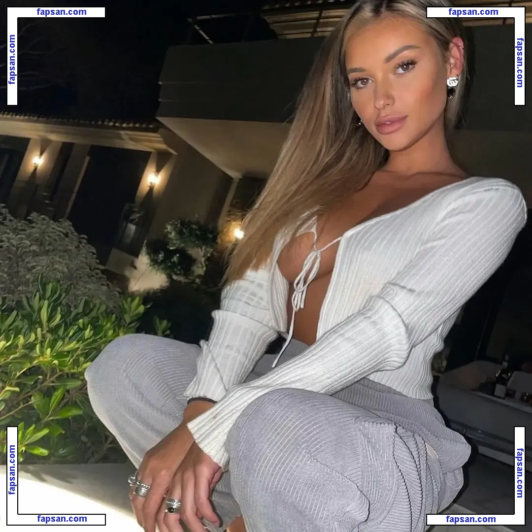 Lauren Laratta nude photo #0041 from OnlyFans