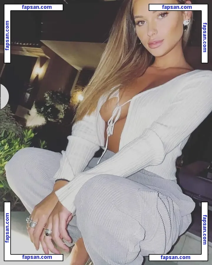Lauren Laratta nude photo #0055 from OnlyFans