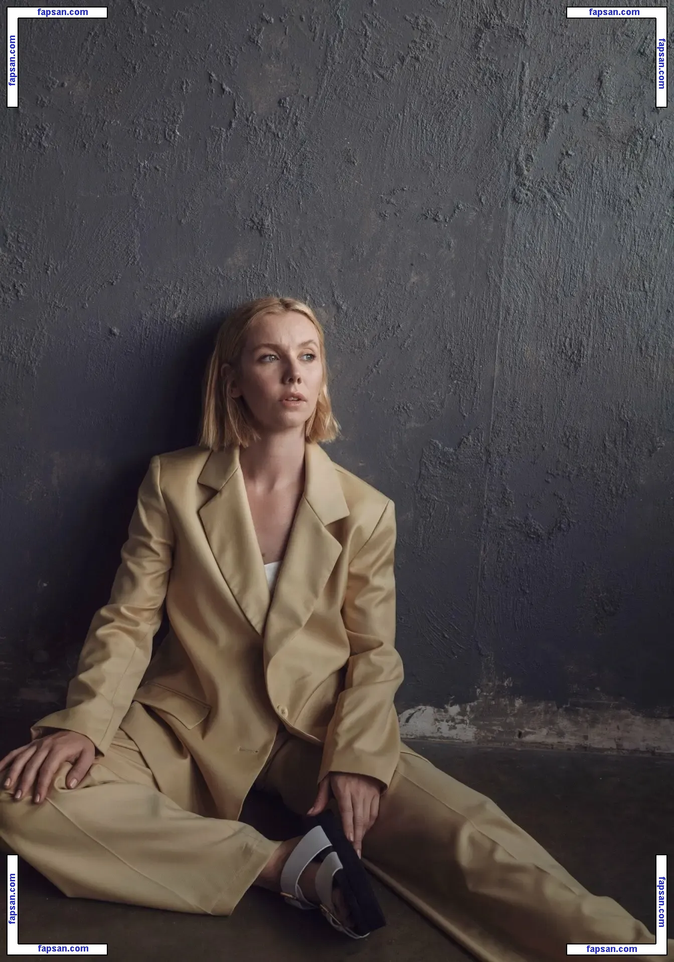 Lauren Lyle nude photo #0006 from OnlyFans