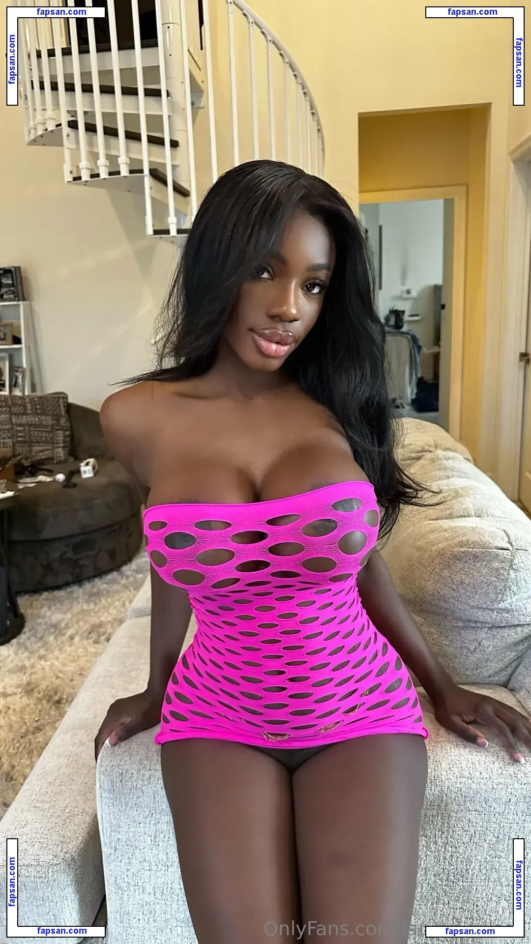lauren.wilson nude photo #0019 from OnlyFans