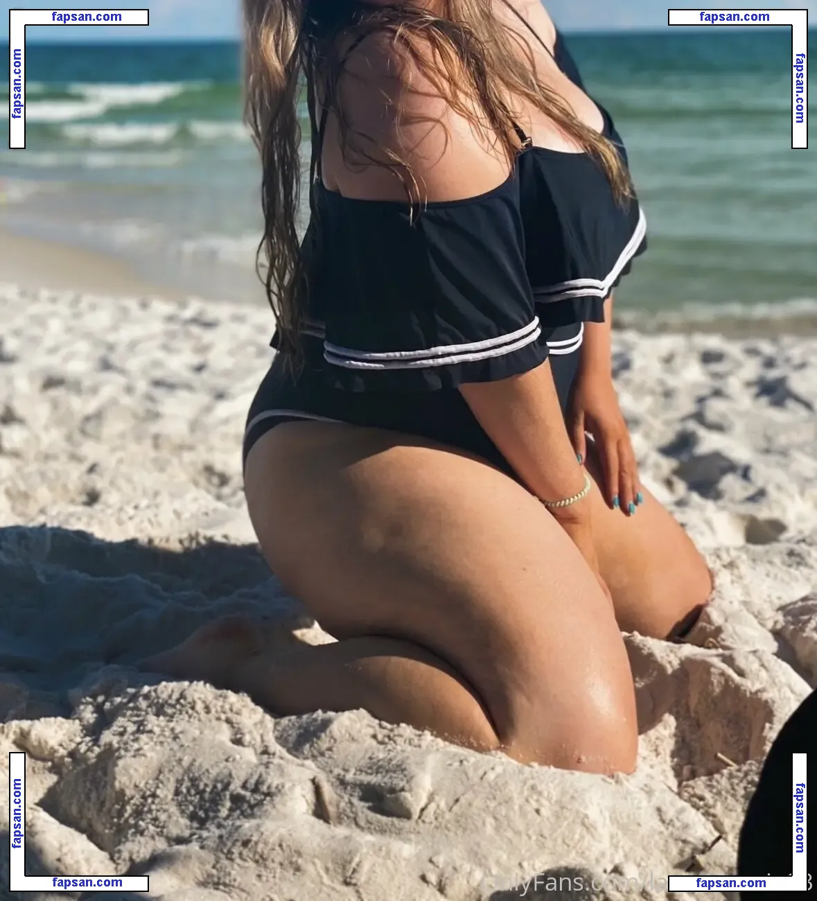 laurenmarie03 nude photo #0003 from OnlyFans