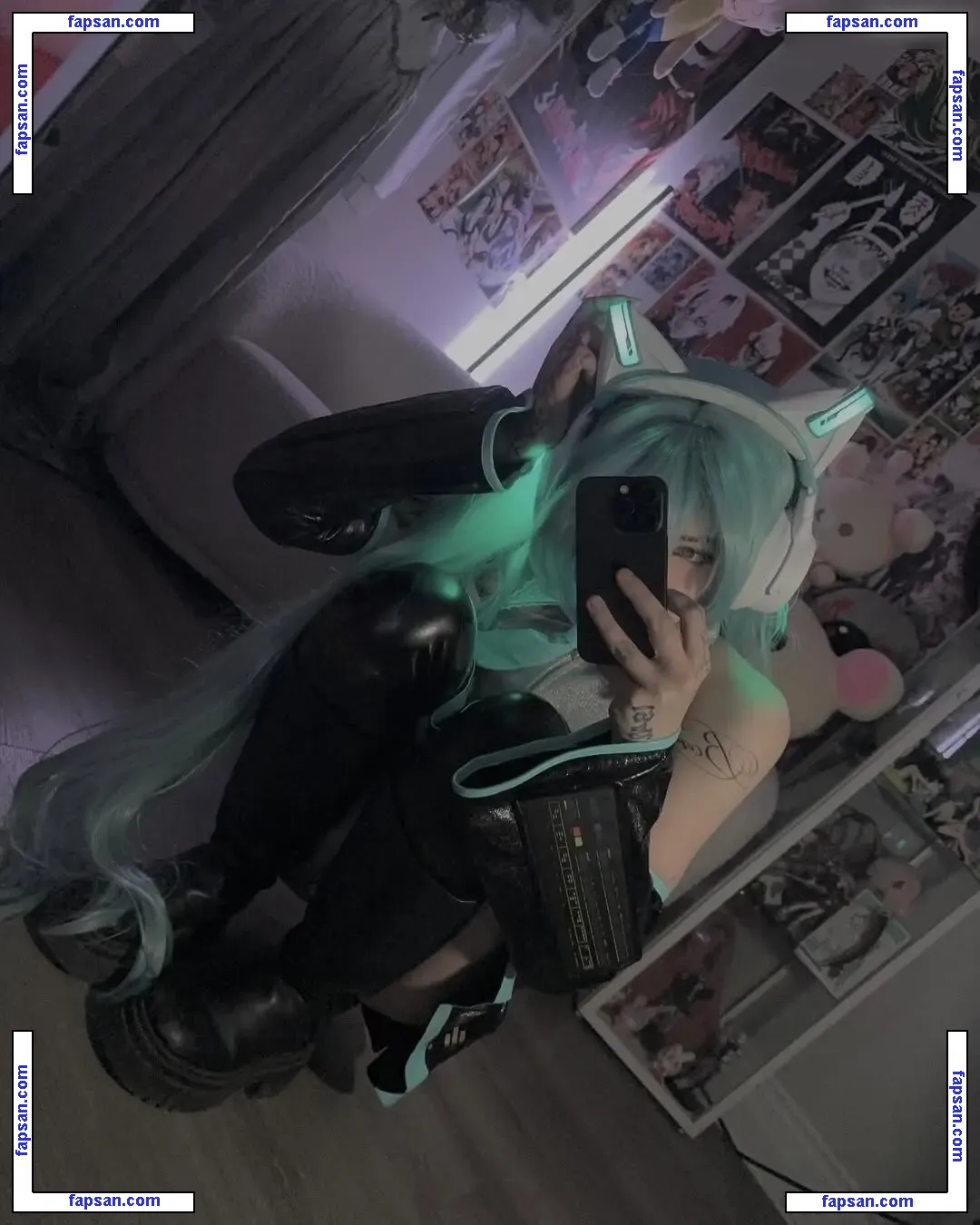Laurinchhhe nude photo #0053 from OnlyFans