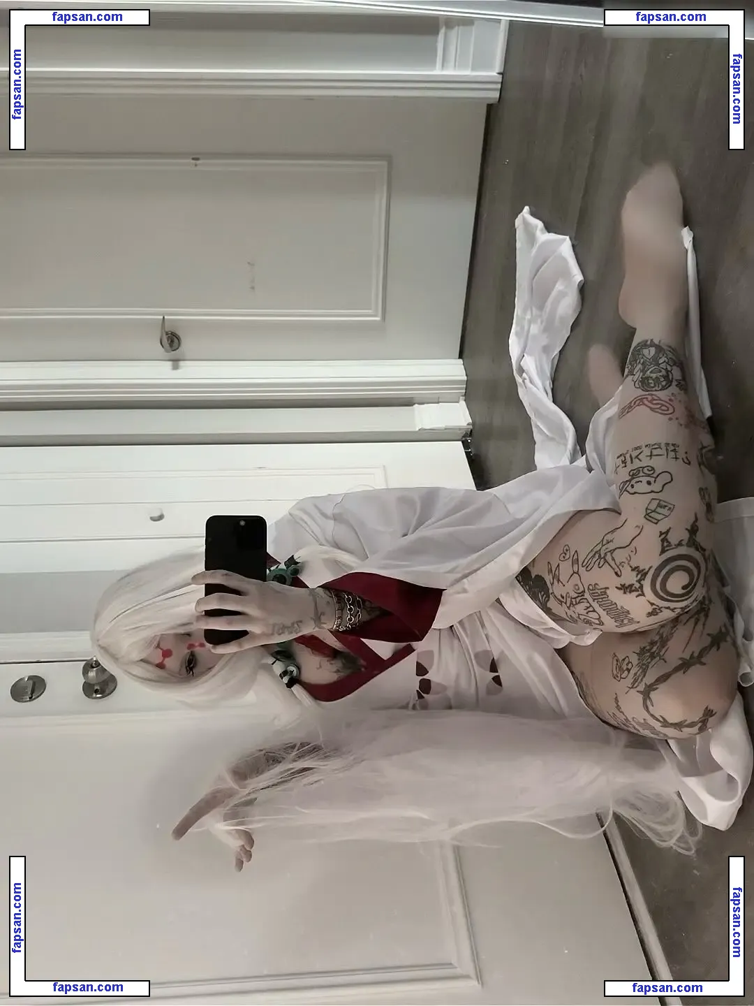 Laurinchhhe nude photo #0077 from OnlyFans