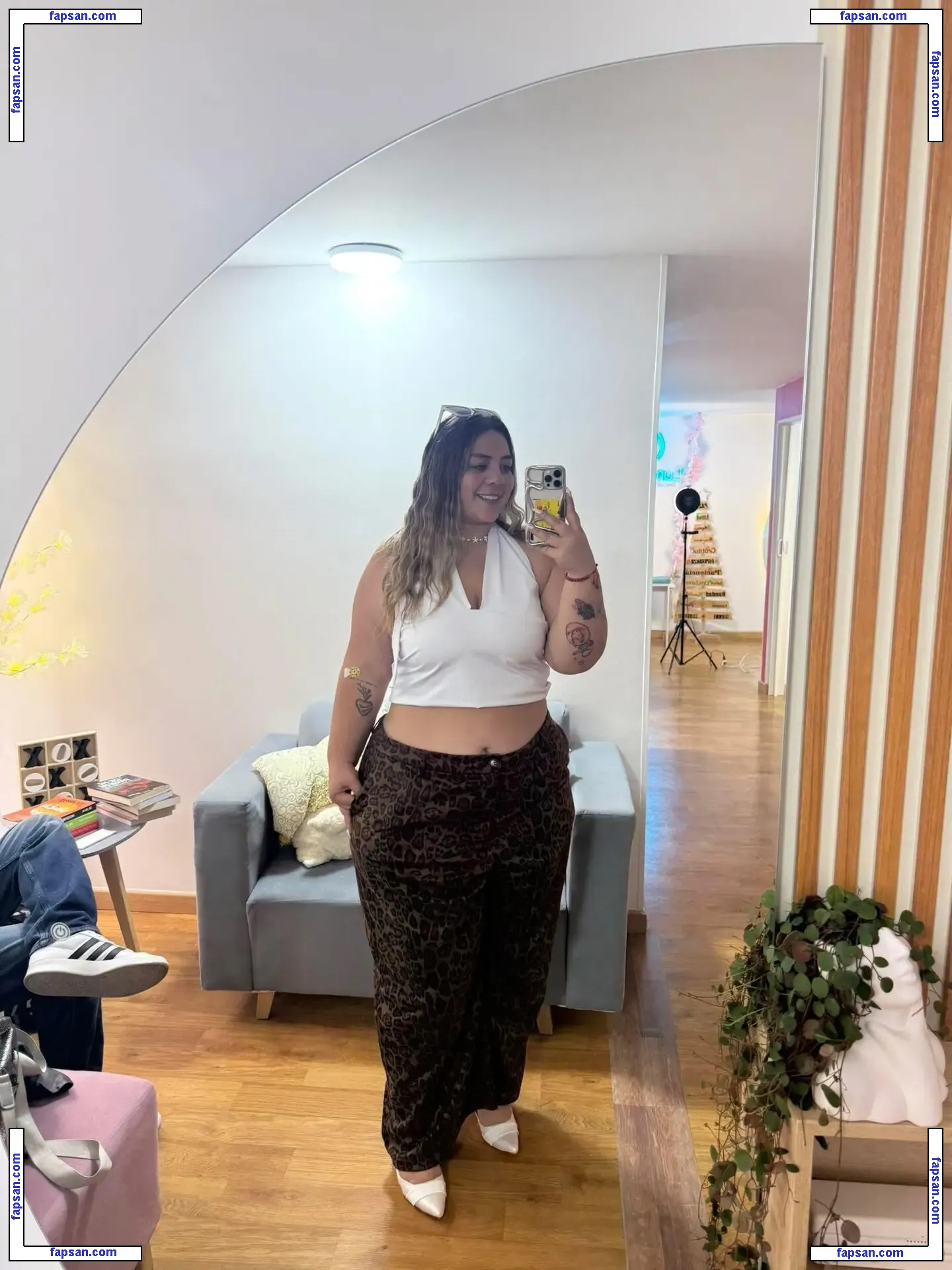 Laurisva4 Laura Forero nude photo #0002 from OnlyFans