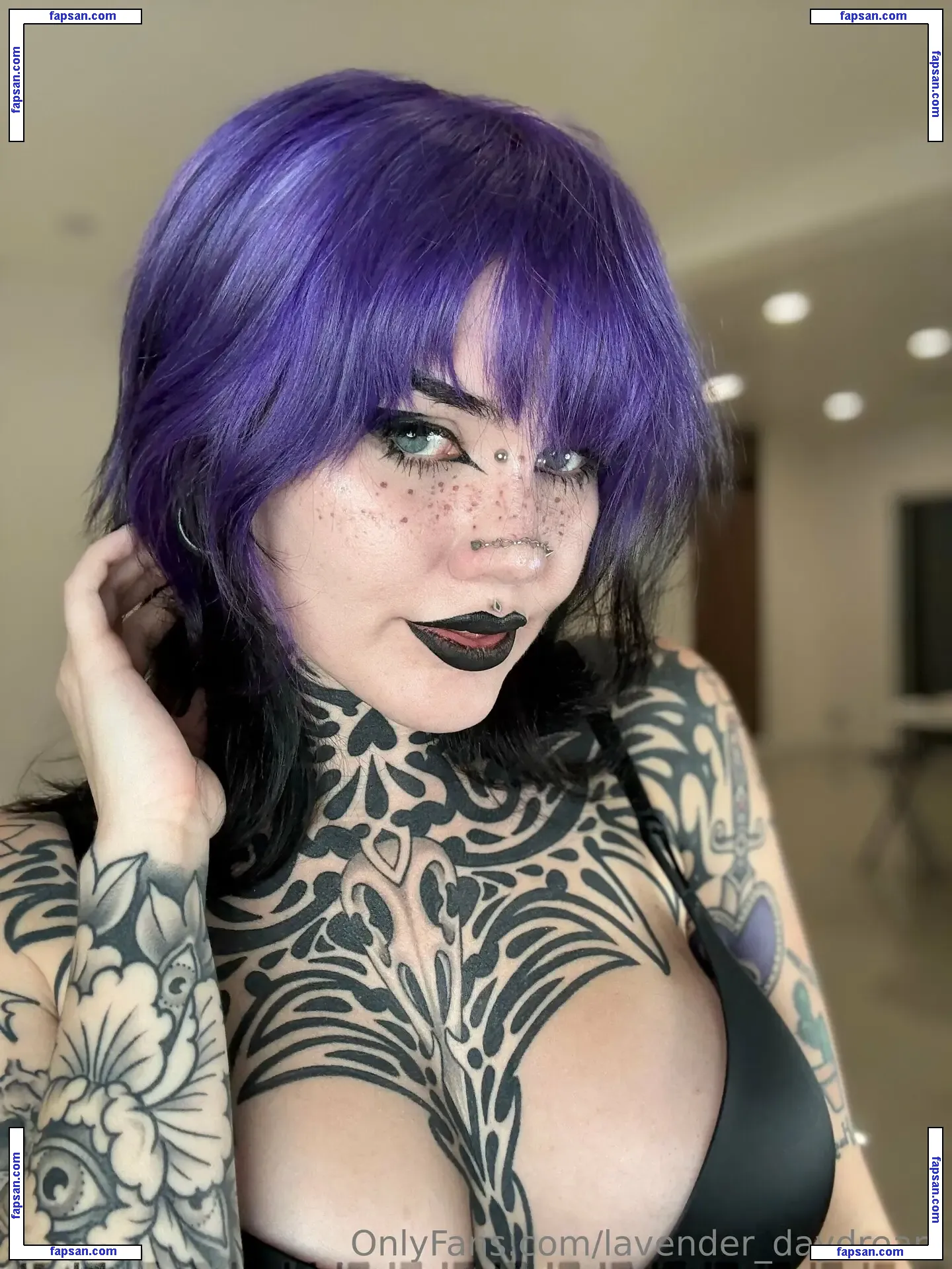 lavender_daydream голая фото #0039 с Онлифанс