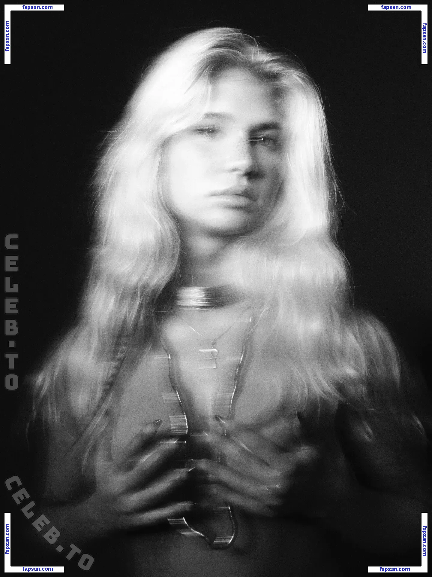 Lavinia Yakira nude photo #0006 from OnlyFans