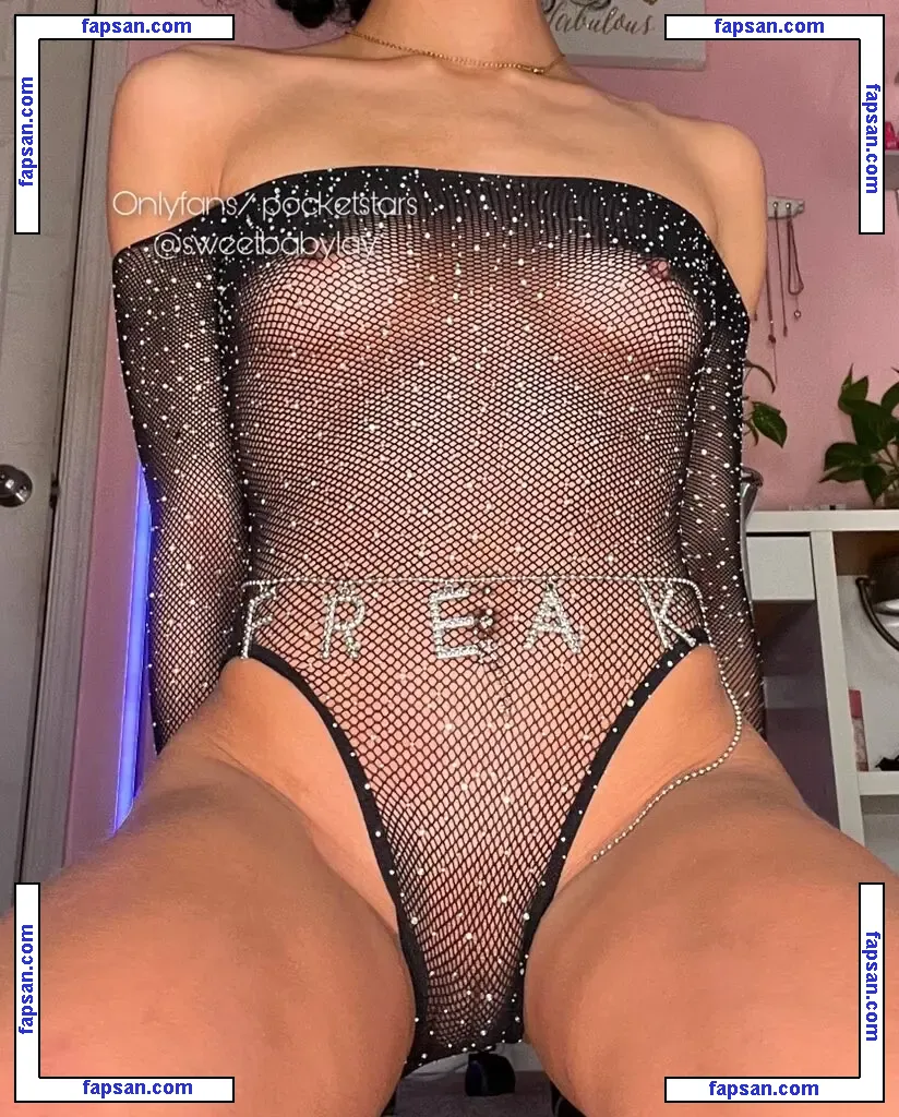 Layla Monet голая фото #0025 с Онлифанс