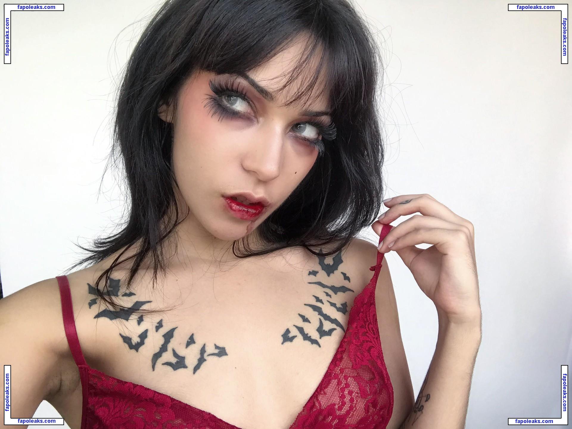 Laylahearts66 / queenofthebatsss / ripmyheartout nude photo #0003 from OnlyFans