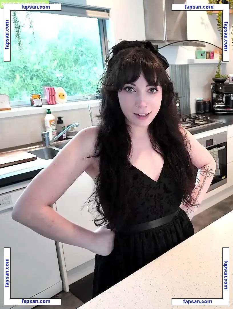 Layna Lazar nude photo #0160 from OnlyFans