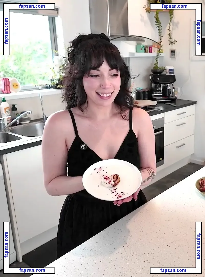 Layna Lazar nude photo #0172 from OnlyFans