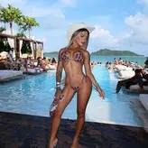 Lays Peace голая #0015