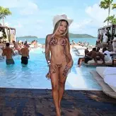 Lays Peace голая #0022