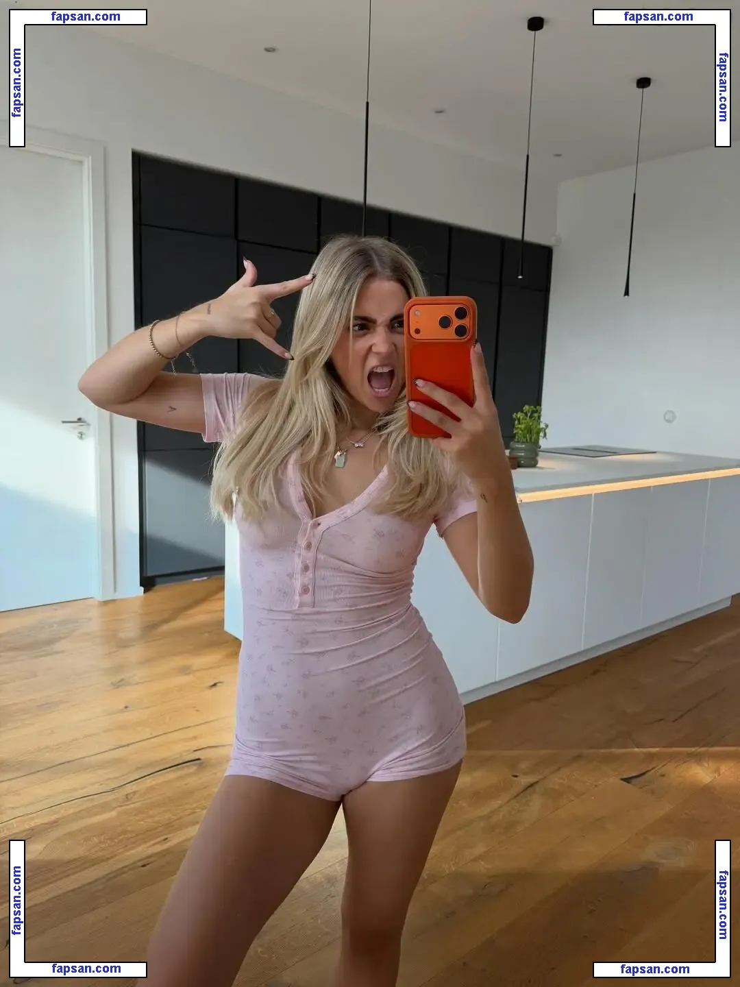 Lea Breuer nude photo #0066 from OnlyFans