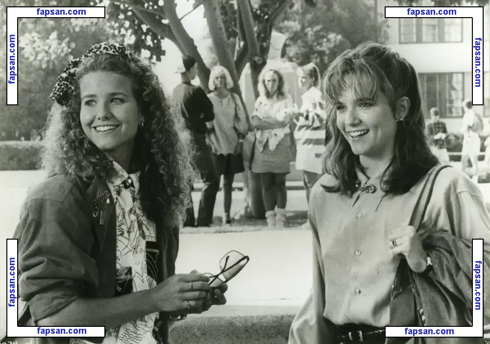 Lea Thompson голая фото #0087 с Онлифанс