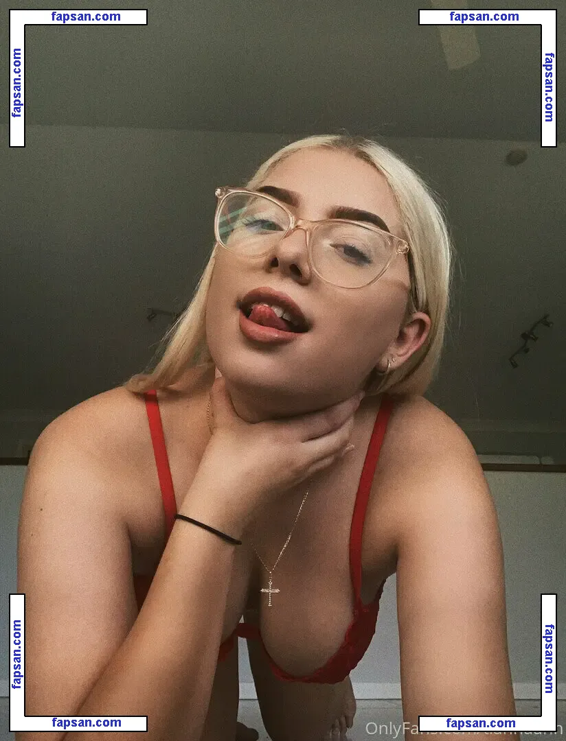 Leach Julie голая фото #0002 с Онлифанс