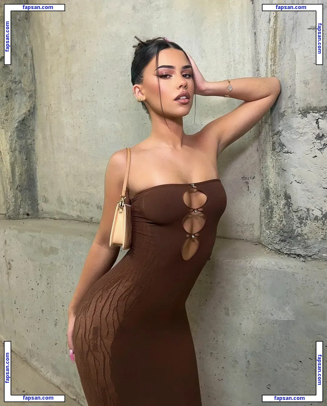 Leah Halton nude photo #0022 from OnlyFans
