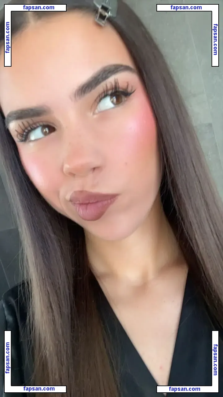 Leah Halton nude photo #0324 from OnlyFans