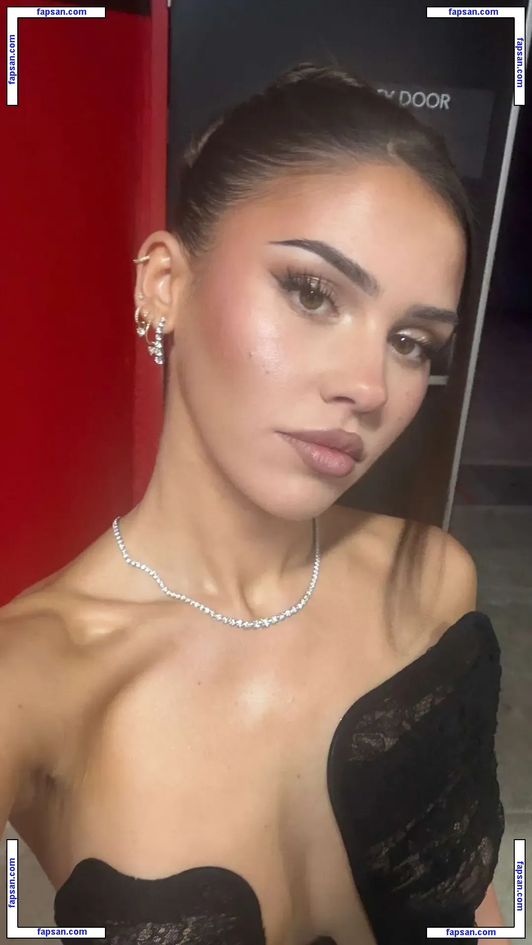 Leah Halton голая фото #0434 с Онлифанс