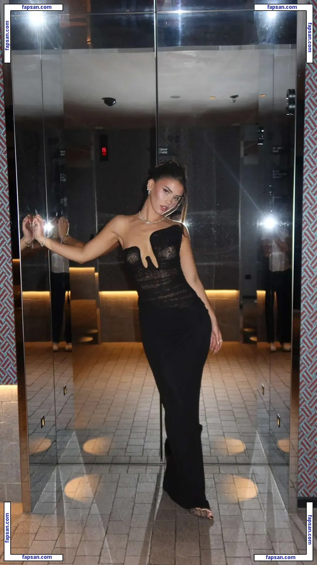 Leah Halton голая фото #0453 с Онлифанс