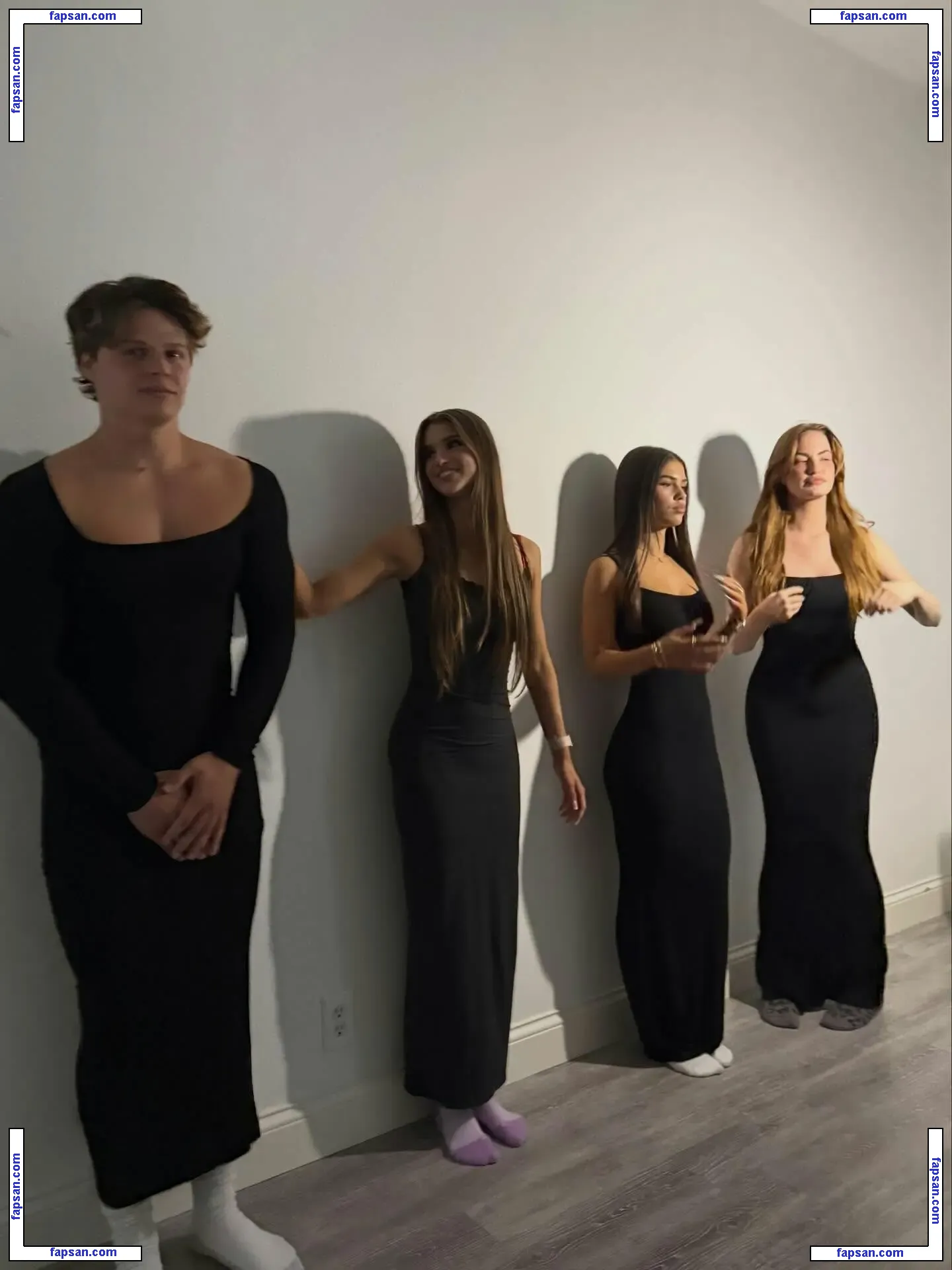 Leah Halton голая фото #0518 с Онлифанс