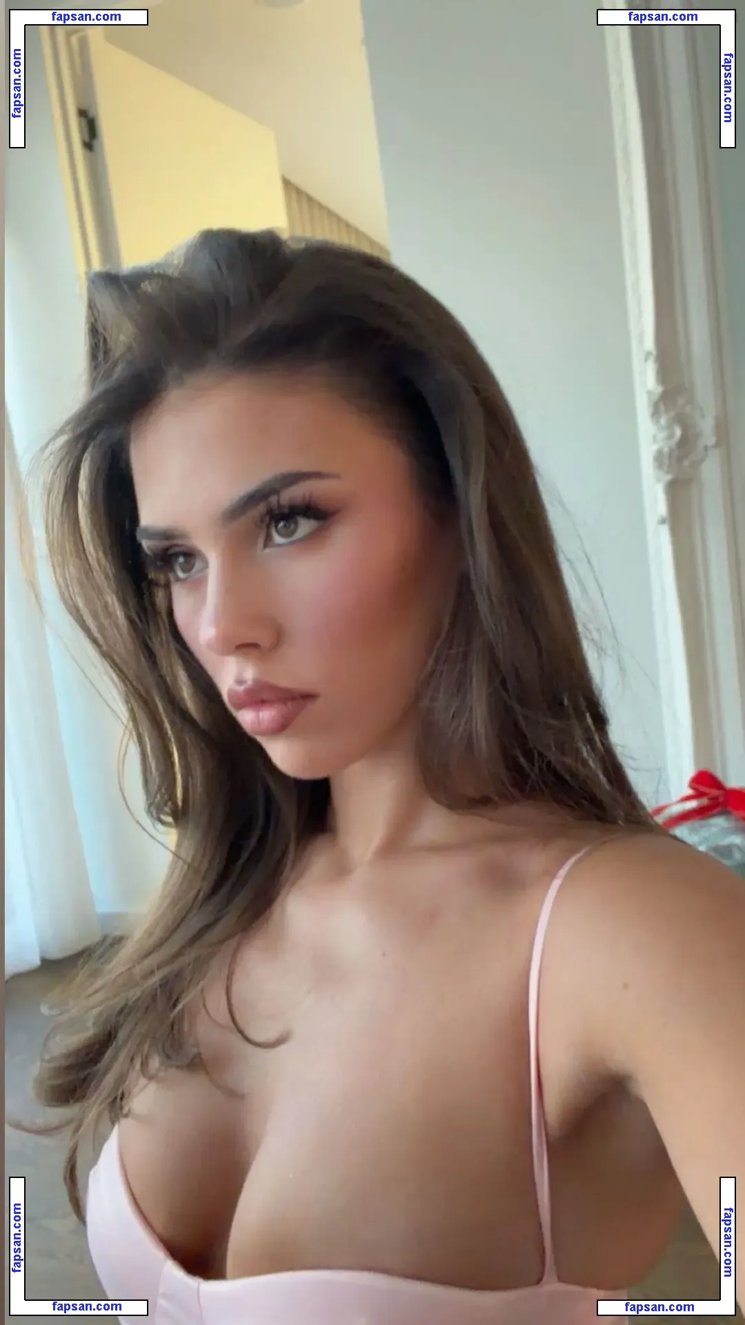 Leah Halton голая фото #0548 с Онлифанс