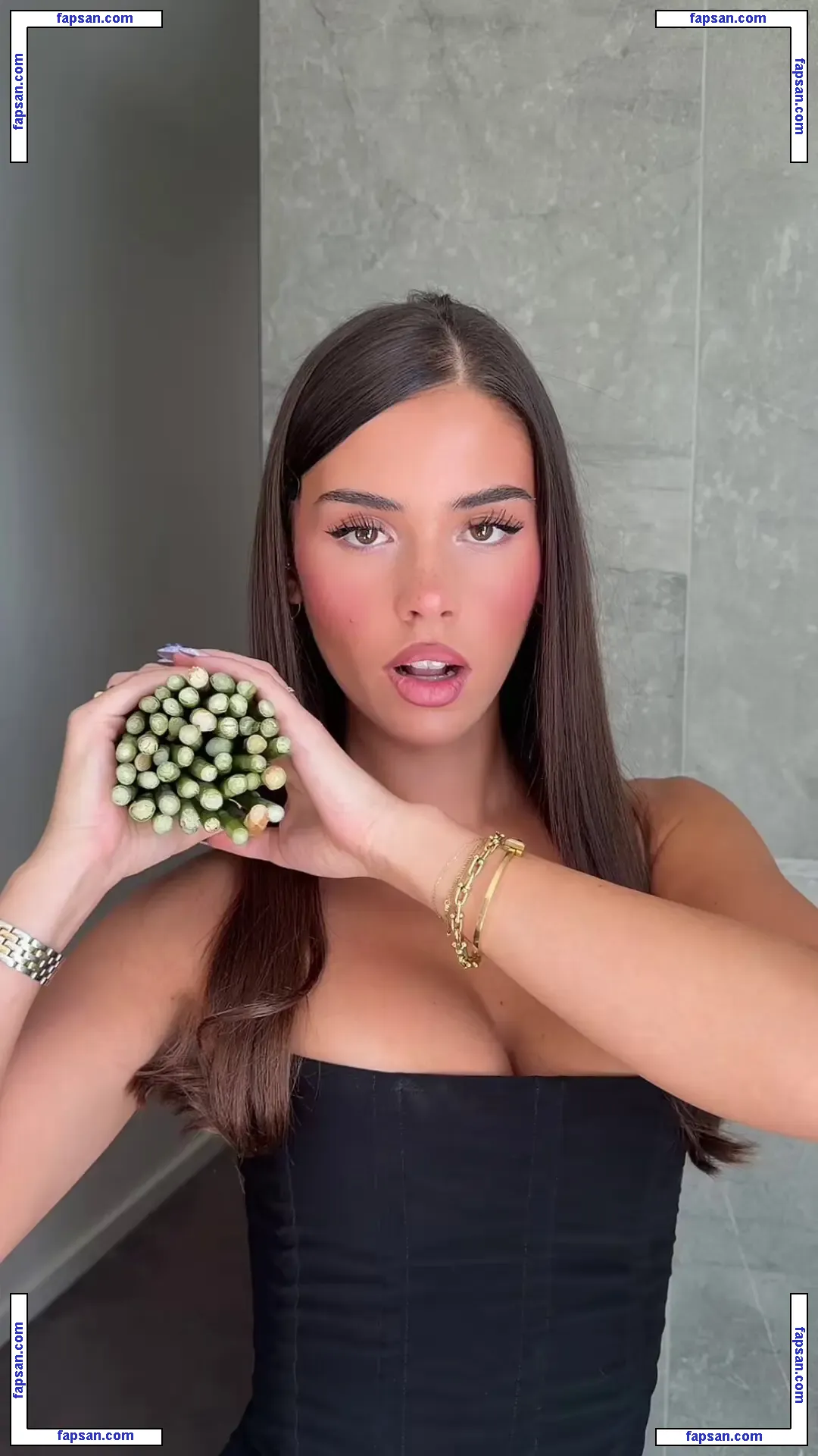 Leah Halton голая фото #0627 с Онлифанс