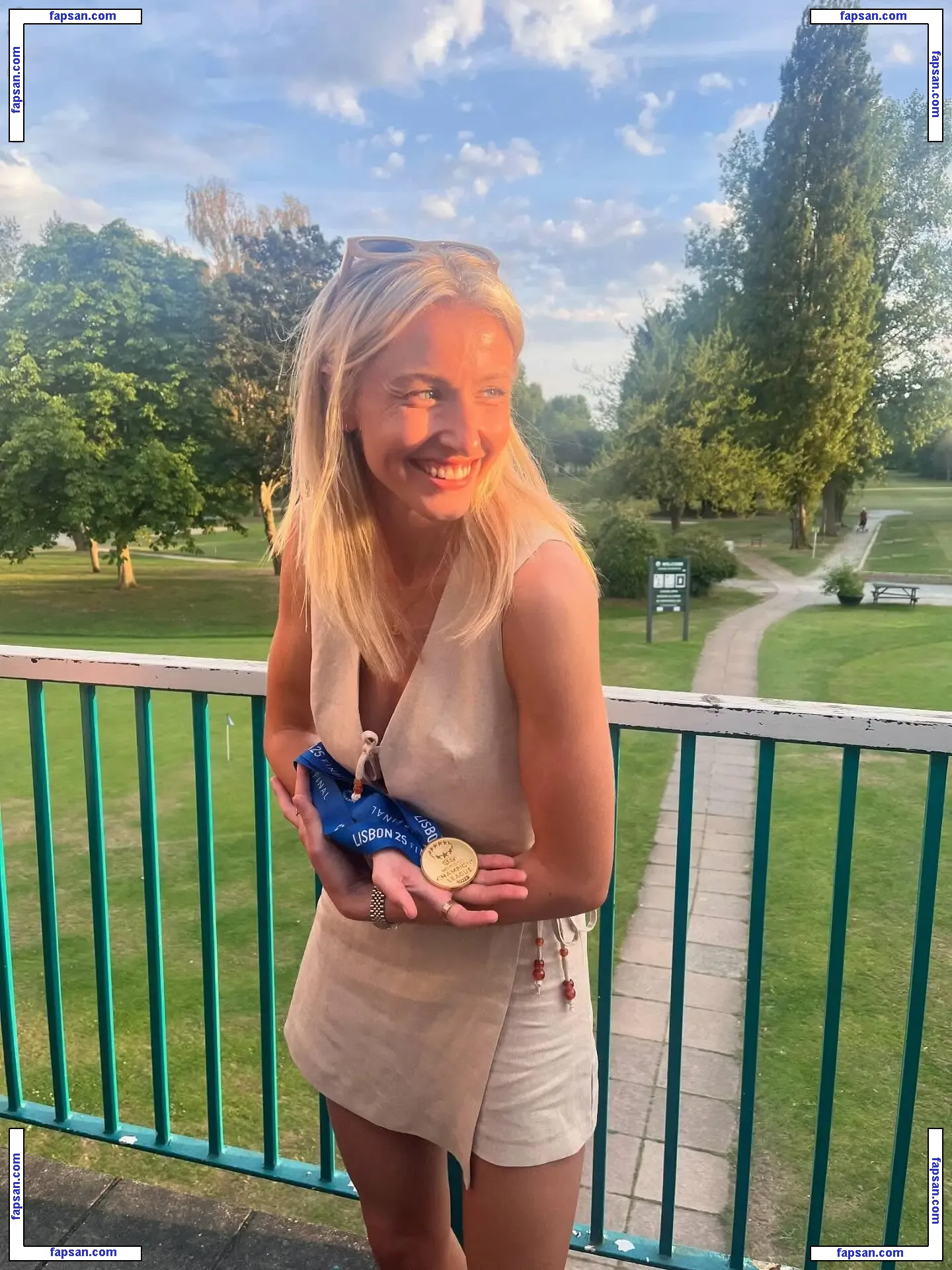 leahwilliamson nude photo #0005 from OnlyFans