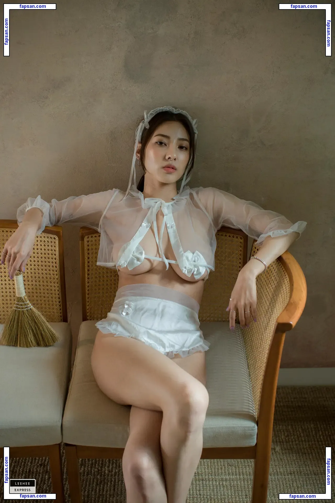 Leehee Express nude photo #0087 from OnlyFans