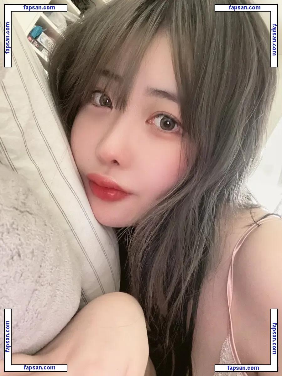 leelynchan nude photo #0015 from OnlyFans