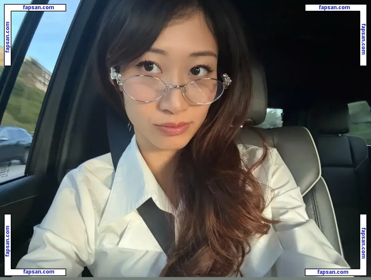 Leenda Dong nude photo #0001 from OnlyFans