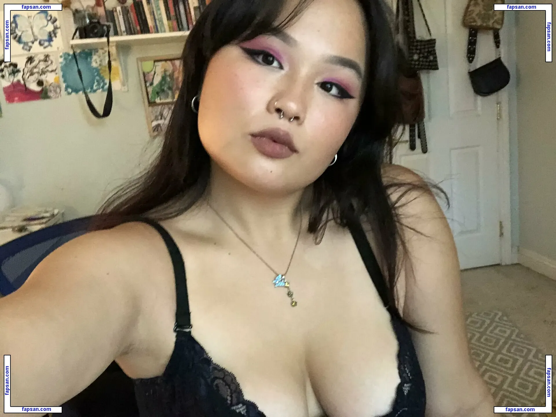 LegitimateCurrency голая фото #0004 с Онлифанс