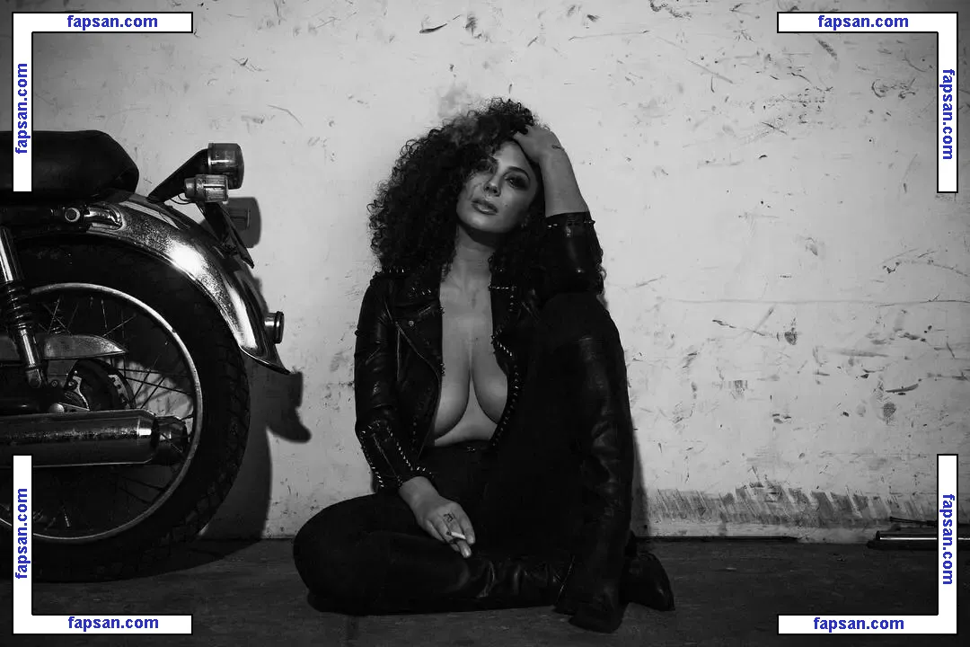 Leila Lowfire nude photo #0198 from OnlyFans