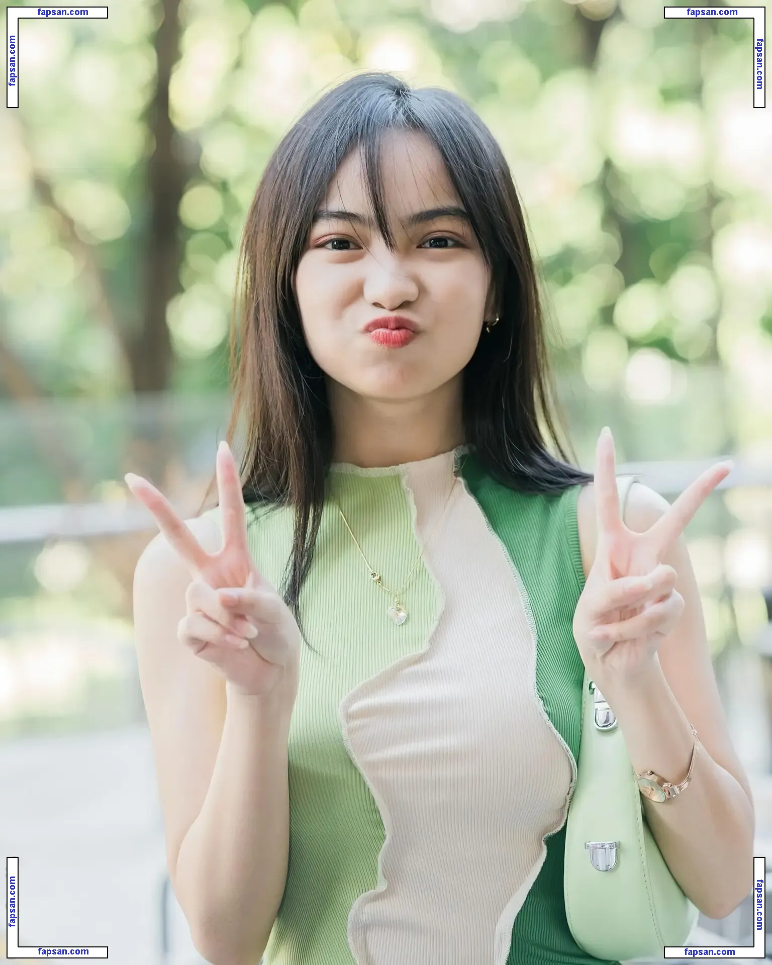 Leleyspam голая фото #0002 с Онлифанс