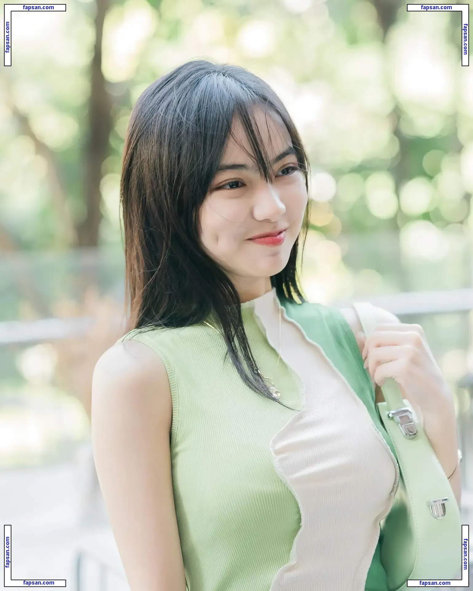 Leleyspam голая фото #0004 с Онлифанс