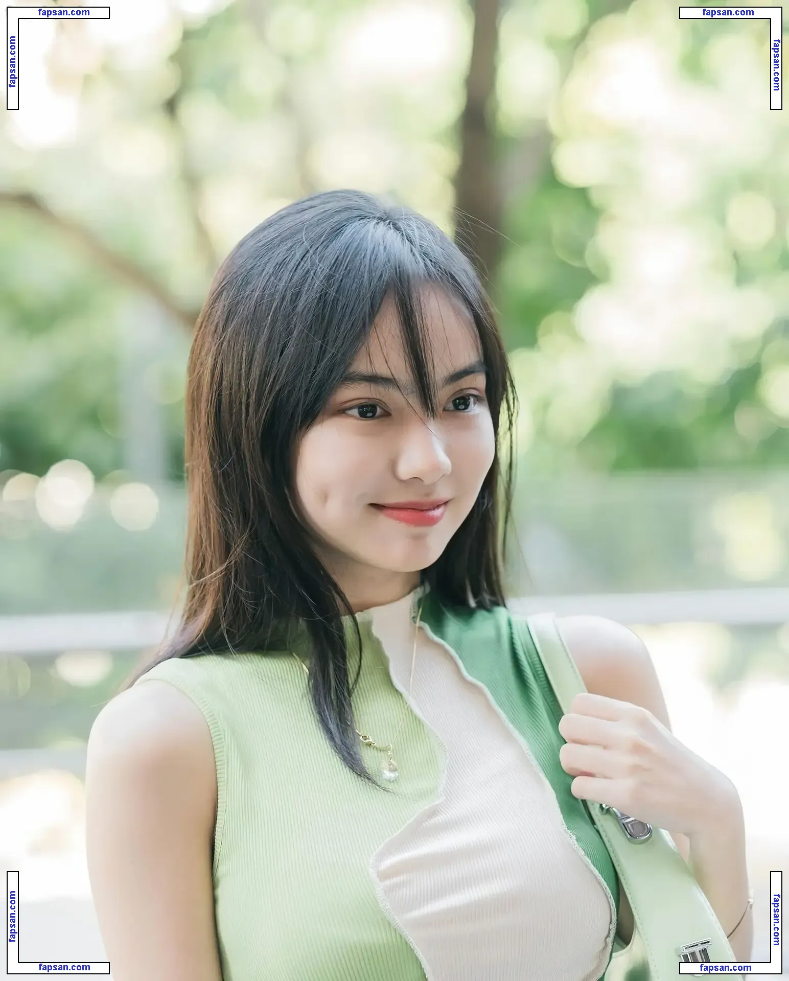 Leleyspam голая фото #0005 с Онлифанс