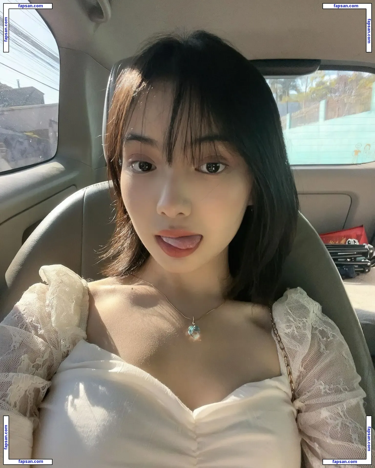 Leleyspam голая фото #0011 с Онлифанс