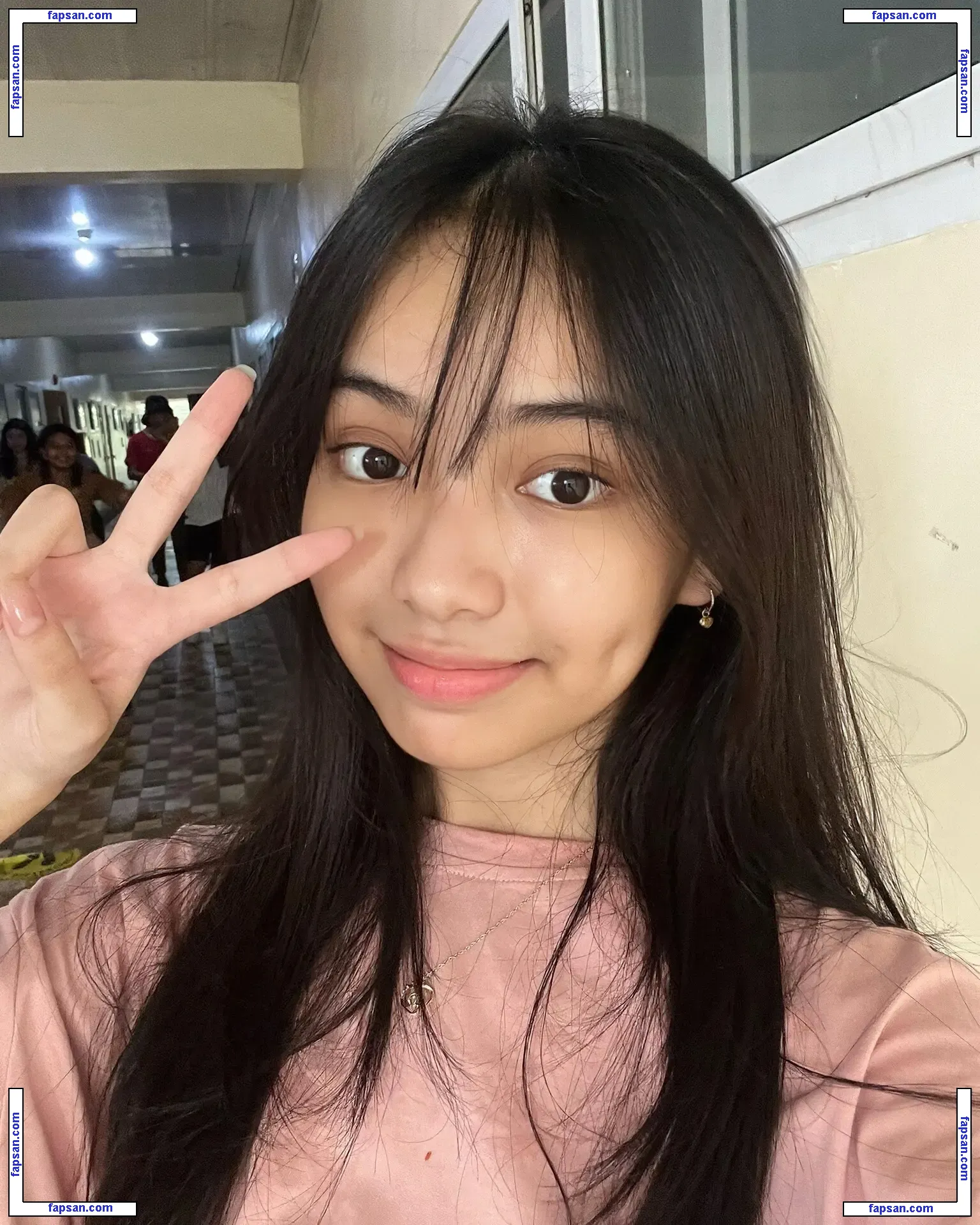 Leleyspam голая фото #0016 с Онлифанс