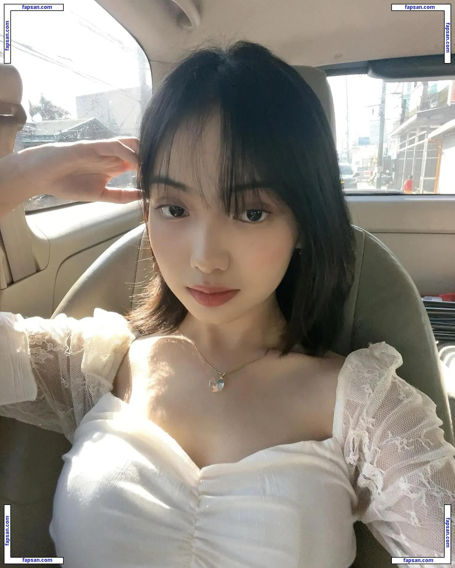 Leleyspam голая фото #0017 с Онлифанс