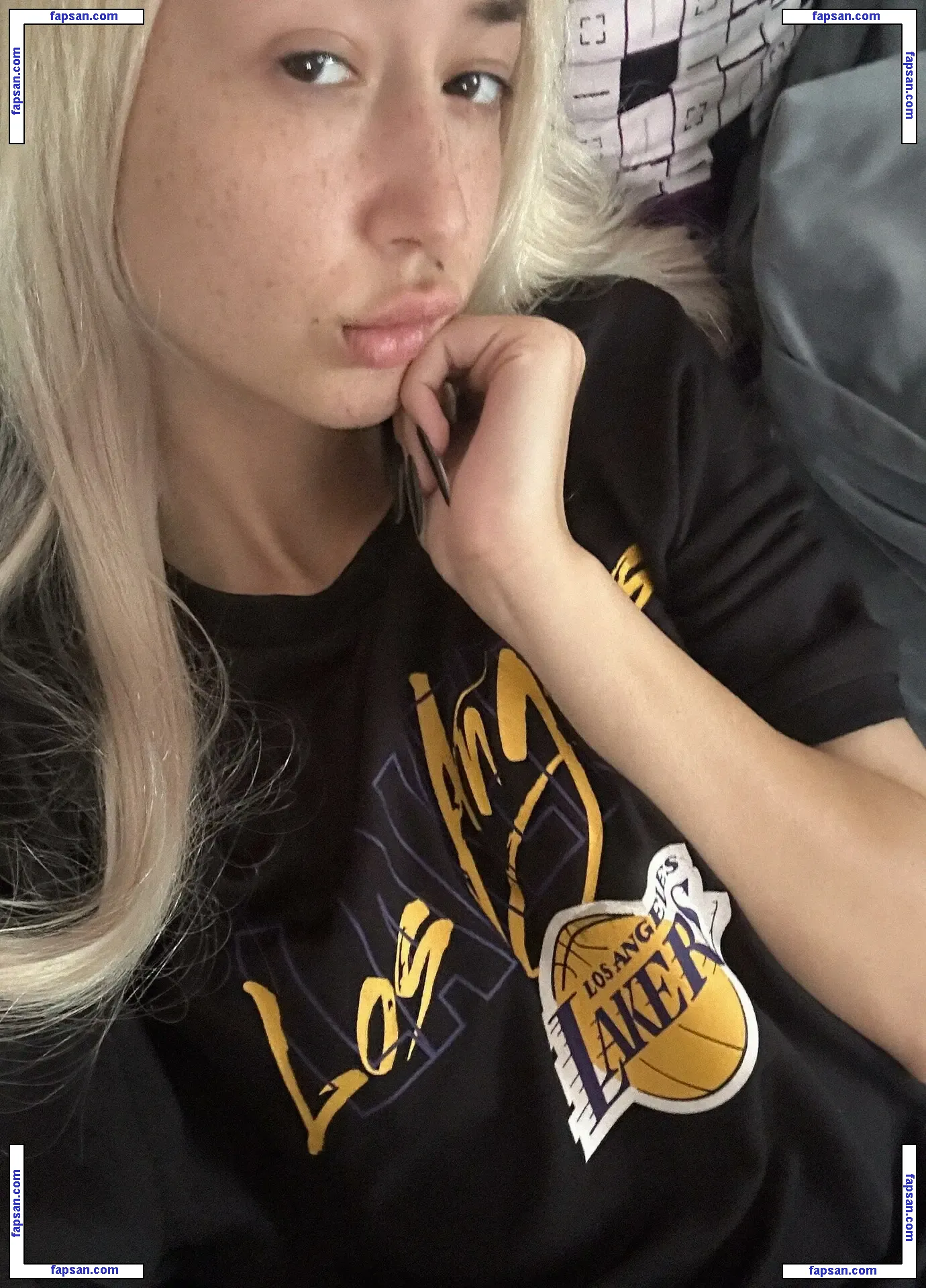 lenalovesux голая фото #0001 с Онлифанс