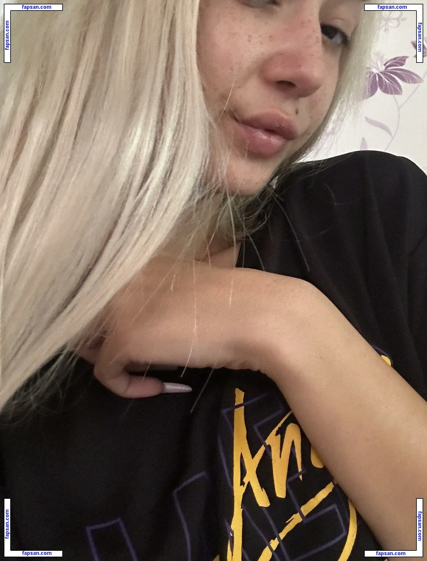 lenalovesux голая фото #0008 с Онлифанс