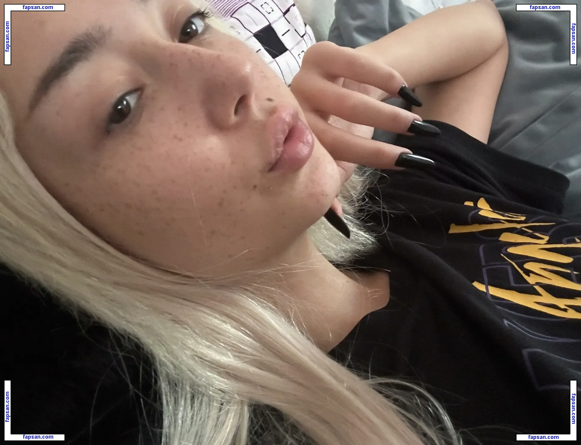 lenalovesux голая фото #0010 с Онлифанс