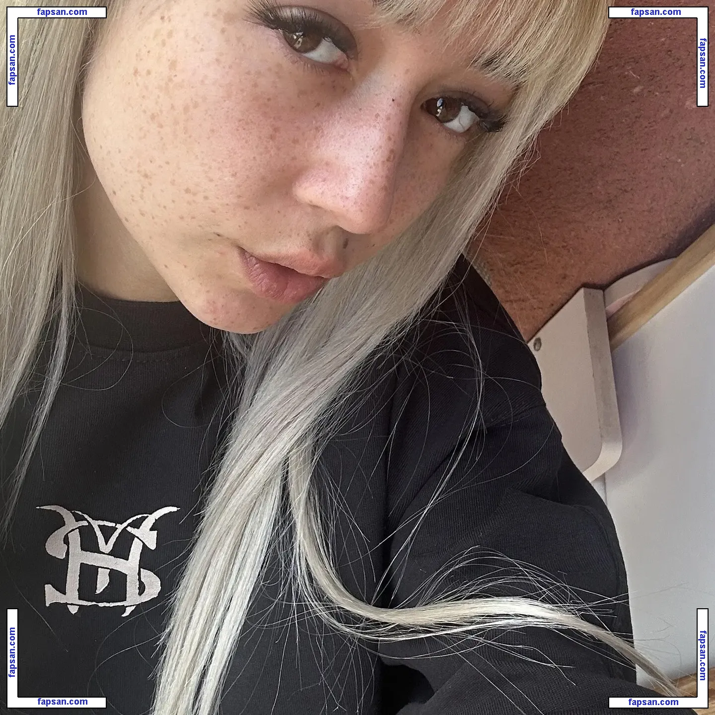 lenalovesux голая фото #0019 с Онлифанс