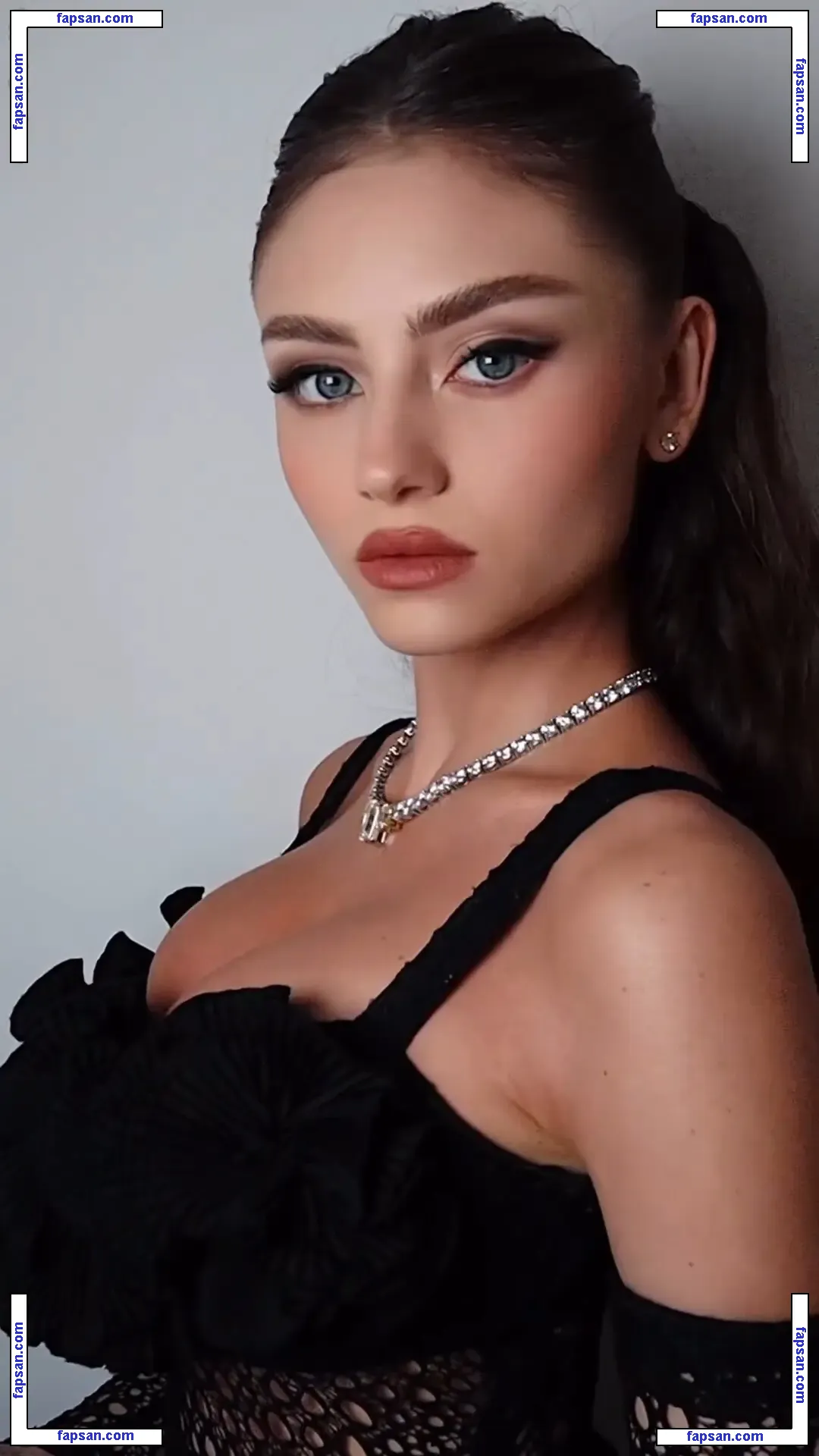 Leni Klum nude photo #1680 from OnlyFans